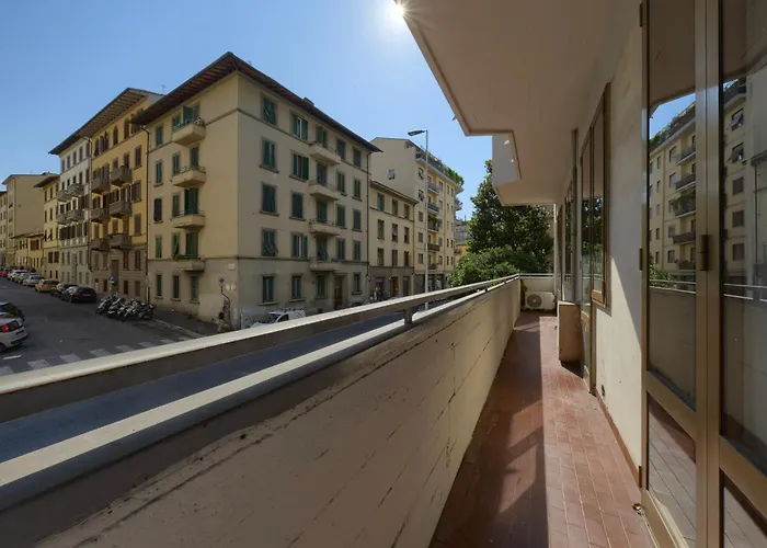 Show Me 2 Bedroom Appartment Duomo & Airport Tram